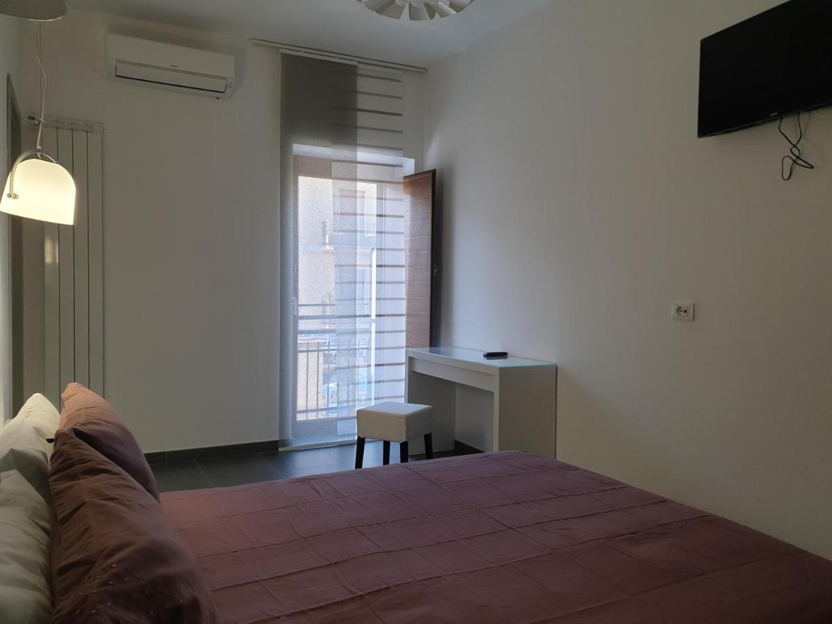 مبيت وإفطار كاستروفيلاري Pomodoro Bed المظهر الخارجي الصورة